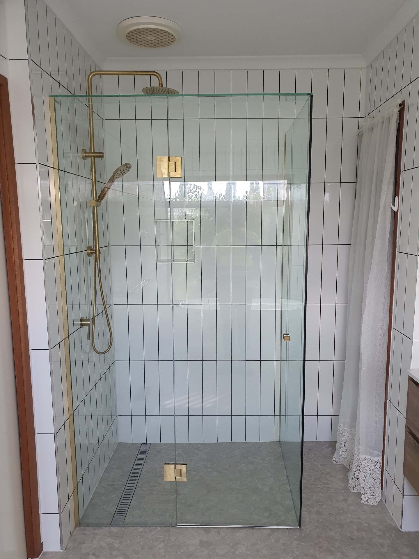 Endeavour Hills bathroom renovation by Spotless Trades